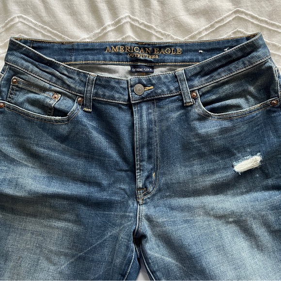 Distressed American Eagle Slim Jeans - Picture 5 of 6
